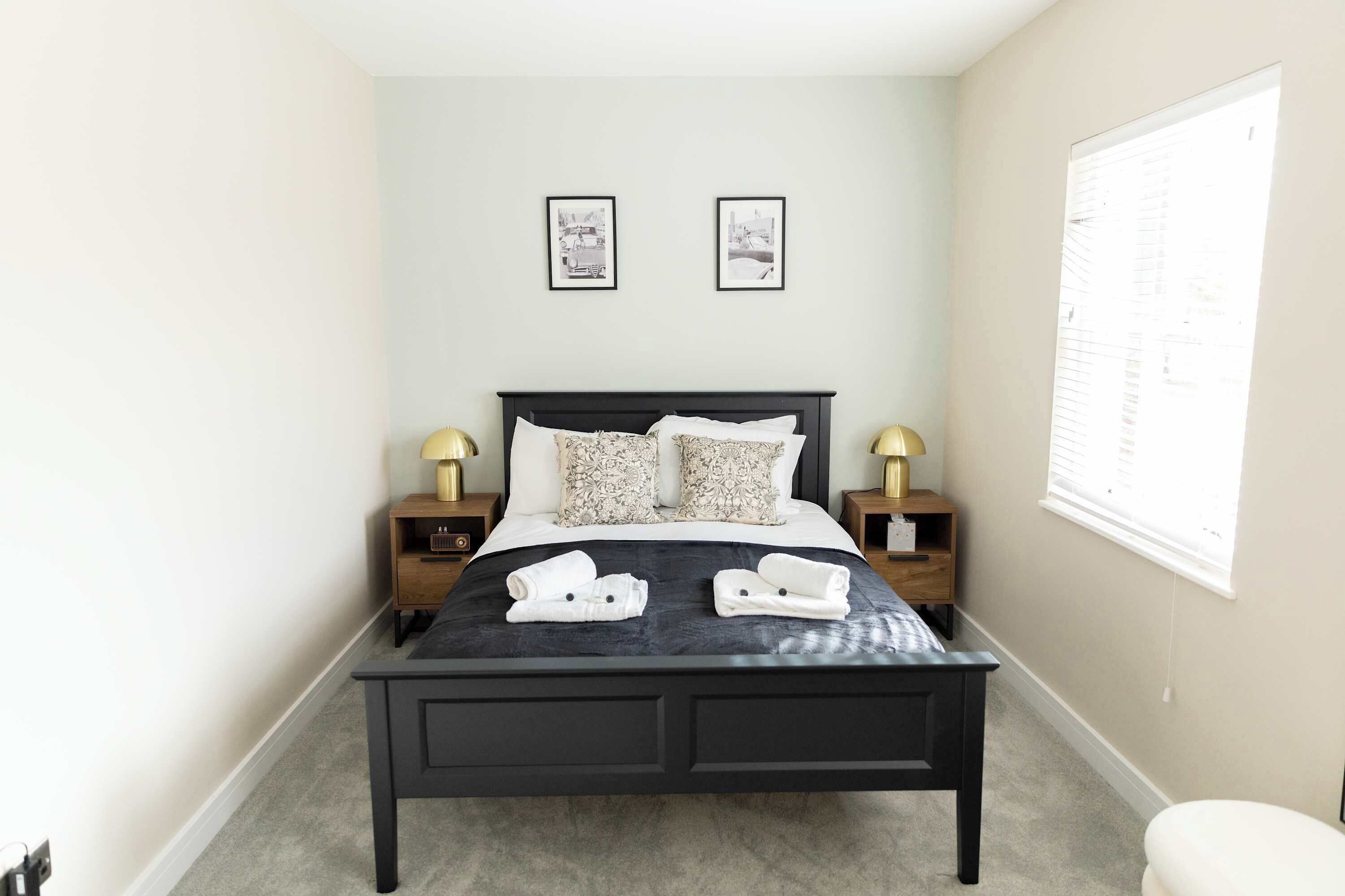 1 bedroom, desk, iron/ironing board, internet