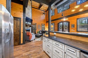 Interior - Games, Hot Tub, Fire Pit, Pets, Times Like These (Broken Bow)