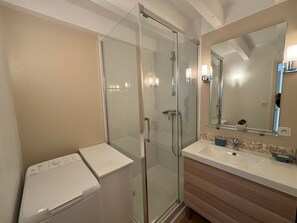 Bathroom - Apartment 6 pers at marina with private parking (Les Sables-d'Olonne)
