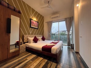 4 makuuhuonetta, ilmainen Wi-Fi