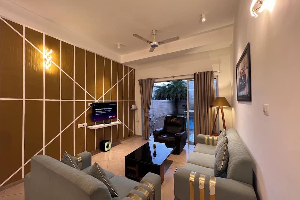 Touchwood 4 BHK With Pvt Pool By Stellar Stays