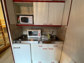 Frigorifero, microonde, forno