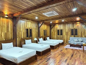 Escritorio, espacio para trabajar con un portátil, wifi gratis