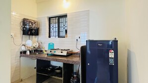 Classic Room | Dapur peribadi | Peti sejuk, dapur, alat memasak/pinggan mangkuk/perkakas dapur 