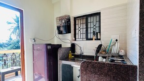 Comfort Room | Dapur peribadi | Peti sejuk, dapur, alat memasak/pinggan mangkuk/perkakas dapur 