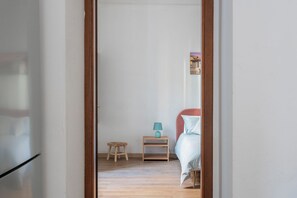 1 chambre, bureau, fer et planche à repasser, Wi-Fi