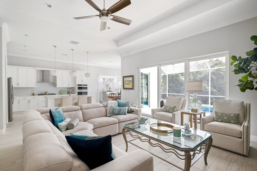 Beachside Bliss: 3BR, Heated Pool, Sleeps 10!