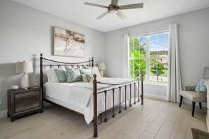 3 makuuhuonetta, silitysrauta/-lauta, vauvan matkasänky, Wi-Fi