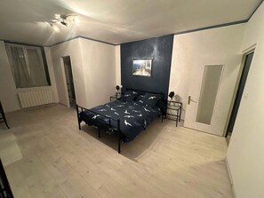 2 chambres, bureau, Wi-Fi gratuit, draps fournis