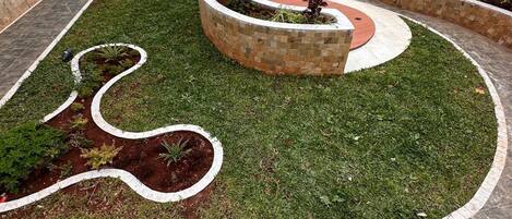 المنطقة المحيطة بالمنشأة