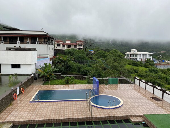 Pool - Sky High By Joy Suites (Mawal)