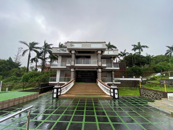 Front of property - Sky High By Joy Suites (Mawal)