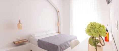 Blackout drapes, soundproofing, free WiFi