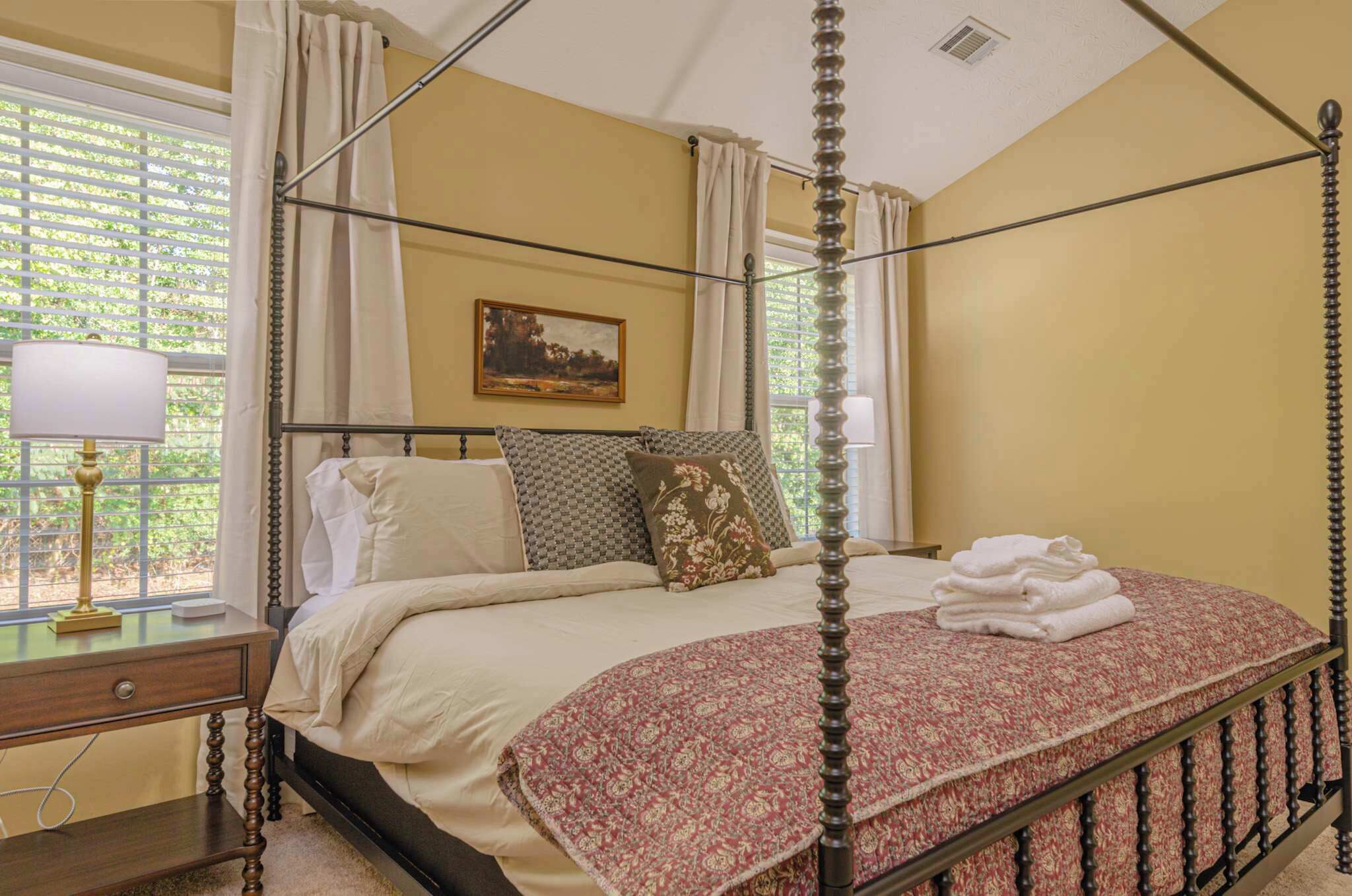 4 多间卧室、办公桌、熨斗/熨衣板、WiFi