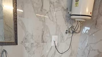 Superior Room, Mountain View | Bathroom | Shower, free toiletries, towels, soap