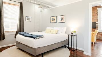 1 bedroom, desk, iron/ironing board, WiFi