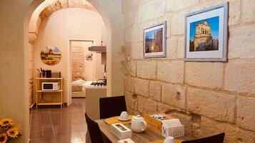 Superior Apartment (DIMORA MARTINA) | Dining room