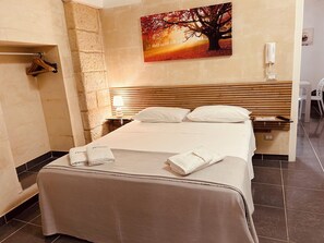 Deluxe Apartment (DIMORA DESIDERIA) | Premium bedding, in-room safe, individually decorated - Dimore di Lecce (Lecce)