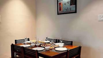 Luxury Villa | In-room dining