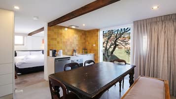 5 habitaciones, tabla de planchar con plancha y wifi gratis