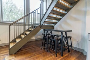 Dining - Spacious Loft with Free Parking | Medical District (Louisville)