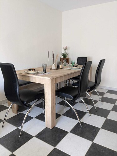 Large modernized vacation apartment in beautiful Ruppichteroth for up to 5 people