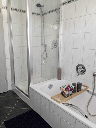 Large modernized vacation apartment in beautiful Ruppichteroth for up to 5 people