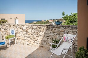 Terrace/patio - Kritiko Archontiko, Nature & Private Pool Escape

 (C6Q2+MP Aspro, Greece)