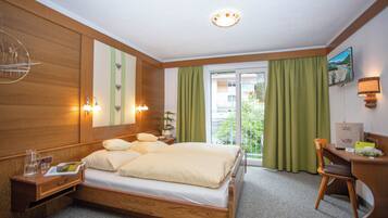 Double Room, 1 Double Bed, Balcony, Garden View | Desk, free WiFi