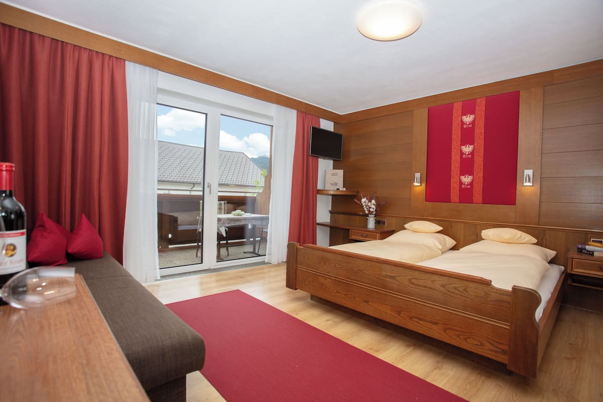 Economy-Doppelzimmer, Balkon, Bergblick