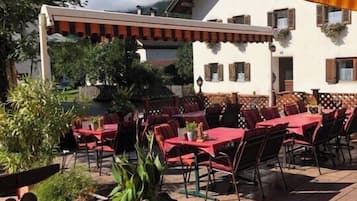 Double Room, 1 Double Bed, Balcony, Garden View | Terrace/patio