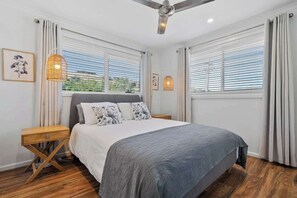 5 habitaciones, escritorio, tabla de planchar con plancha y wifi 