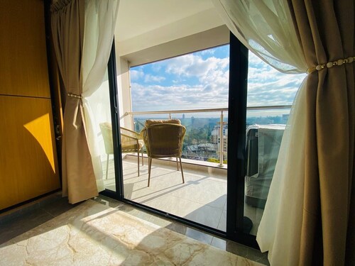 Top Floor 1 bedroom with Amazing City Skyline Views of Nairobi, in Kileleshwa.