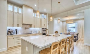 Unclassified image, 3 of 42, button - Stylish New Build with Pool, Spa, and Design (North Port)