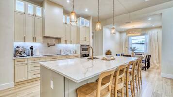 Køleskab, mikrobølgeovn, ovn, opvaskemaskine