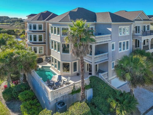 Luxury 7BR w Ocean Views & Private Pool!