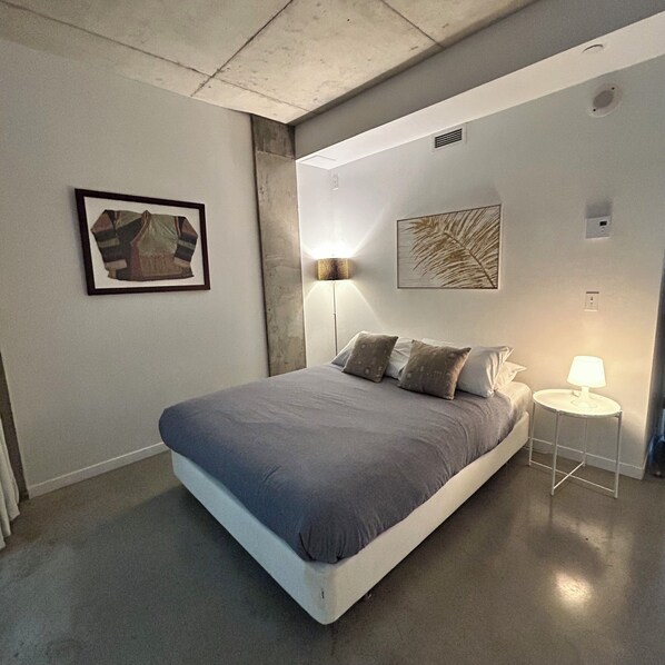 1 غرفة نوم ومكواة/لوح كي وواي فاي وملاءات أسرّة