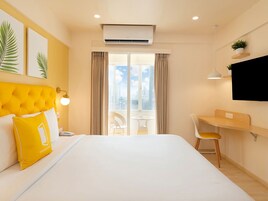 Deluxe Double Room | In-room safe, iron/ironing board, free WiFi
