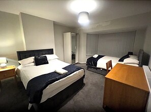 Comfort Quadruple Room | 1 bedroom, desk, laptop workspace, soundproofing