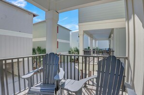 Property grounds - Cottages of Romeo Beach M | Regina's Reef by Liquid Life (Gulf Shores)