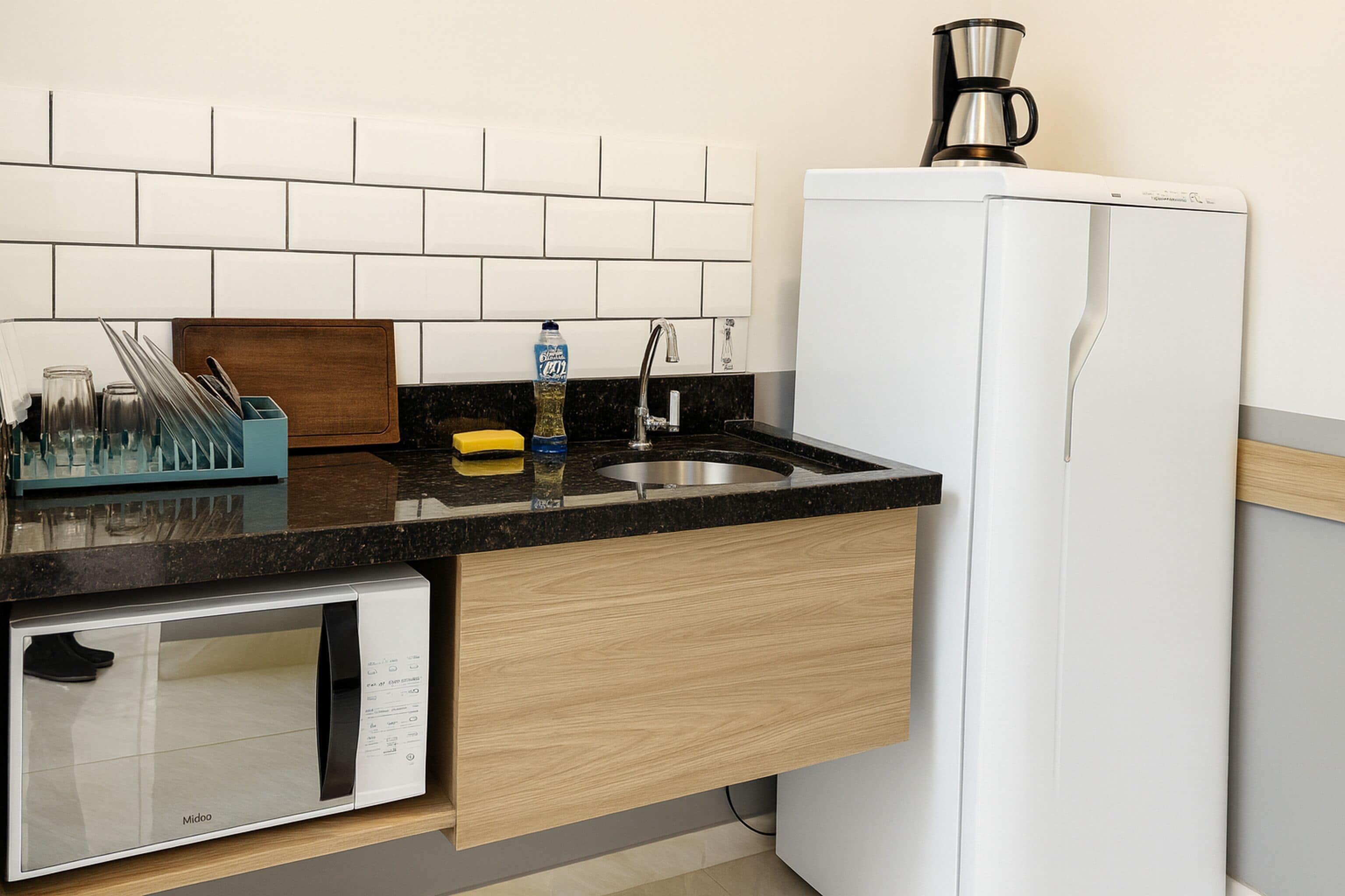 Superior Studio | Private kitchen | Mini-fridge, microwave, cookware/dishes/utensils