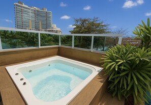 Superior-Studio | Eigener Whirlpool
