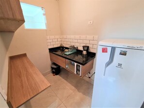 Studio Superior | Bếp riêng | Tủ lạnh nhỏ, lò vi sóng, dụng cụ nấu nướng/bát dĩa/dao nĩa 