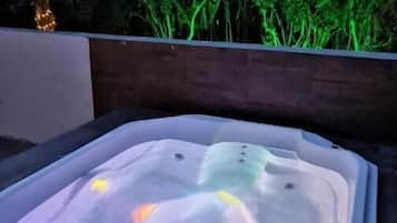 Superior Studio | Private spa tub