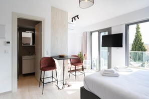 1 bedroom, iron/ironing board, free WiFi, bed sheets - Velvet Rose Luxury Studio in the City Center by BiNoBi! (Thessaloniki)