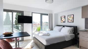 1 habitación, tabla de planchar con plancha, wifi gratis y ropa de cama