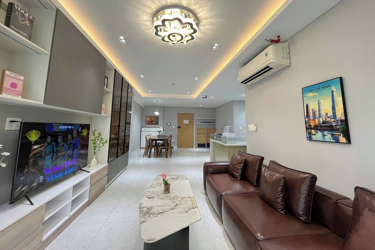 Appartement Panoramique | Coin séjour | TV connectée de 75 cm avec chaînes numériques, Netflix