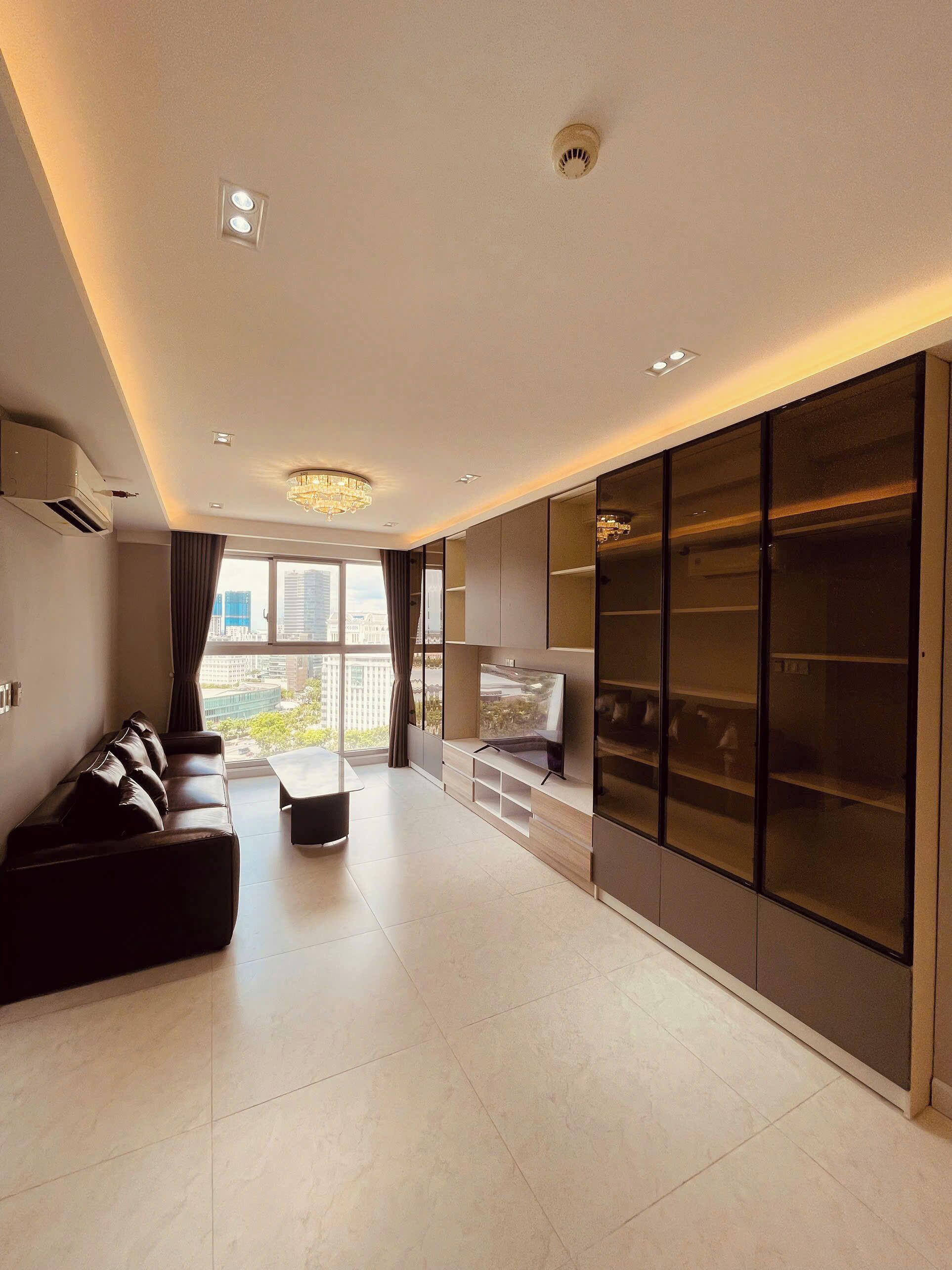 Panoramic Apartment | Living area | 75-cm Smart TV with digital channels, Netflix, streaming services