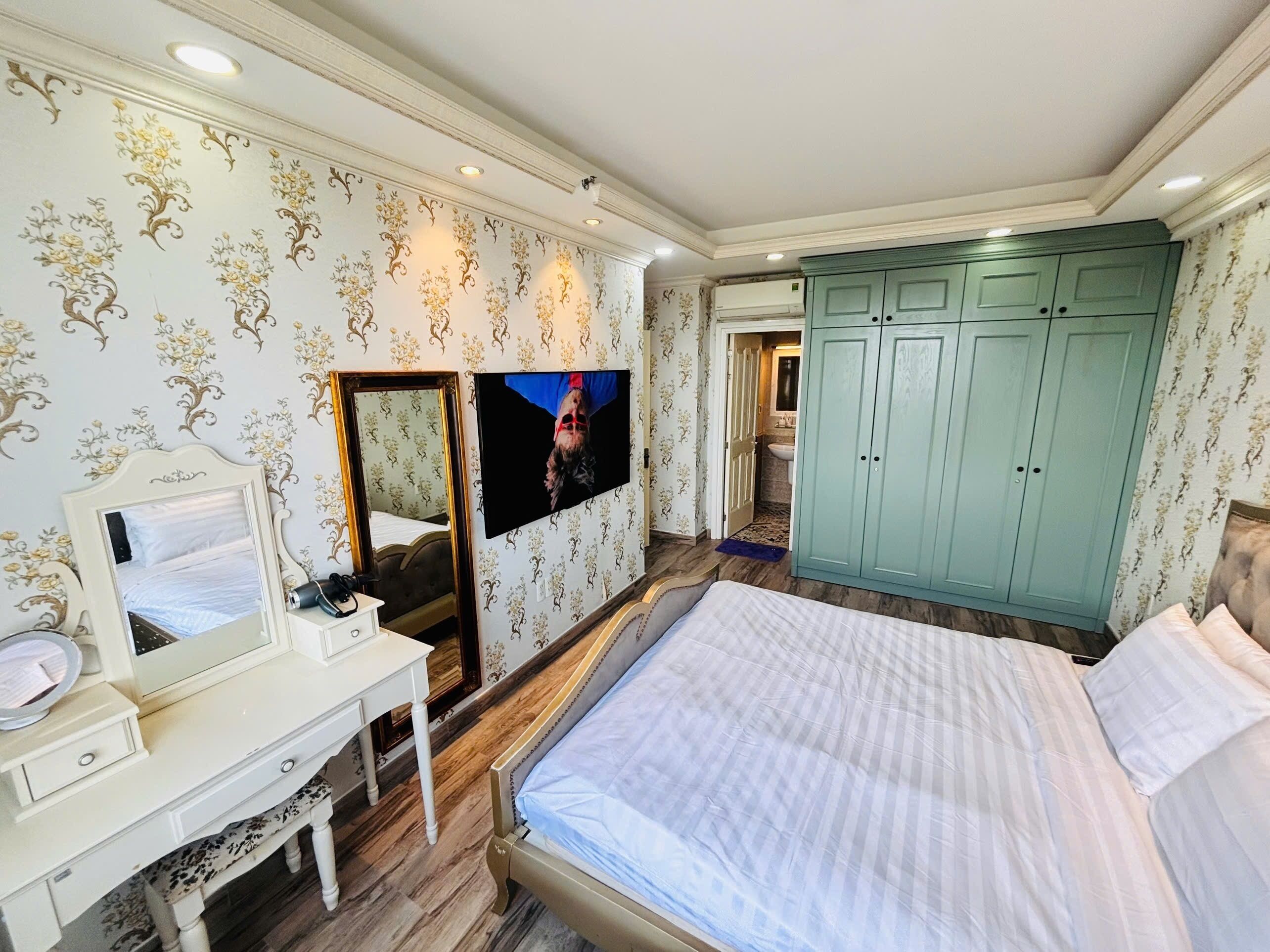 Deluxe Apartment | Egyptian cotton sheets, premium bedding, down comforters
