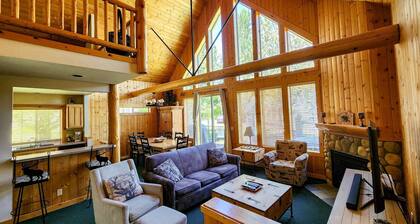 3BR Chalet | Queen, Twin Beds & Private Hot Tub
